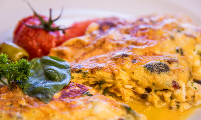 Ricetta Protinella Fitness Frittata di Protinella con pomodoro, noci ed erbe di GOLDSTEIG auf Teller